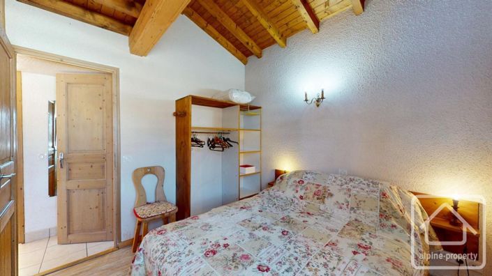 Image No.11-2 Bed Property for sale