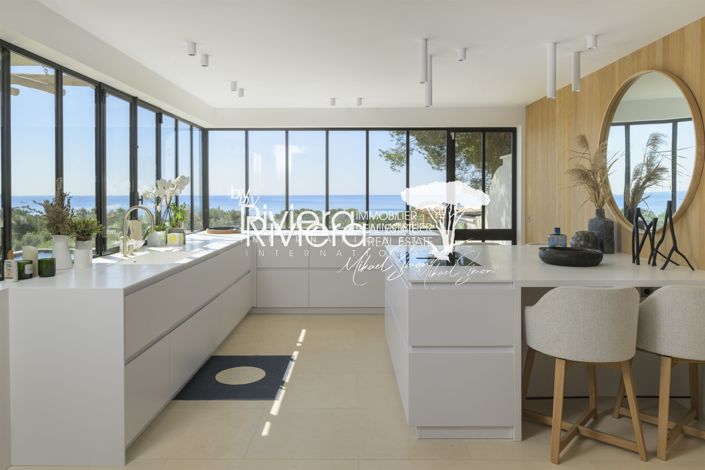 Image No.10-6 Bed House for sale