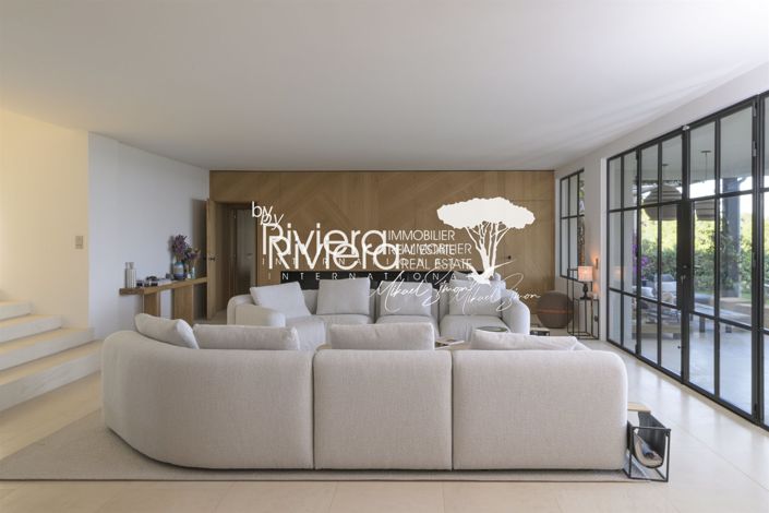 Image No.12-6 Bed House for sale