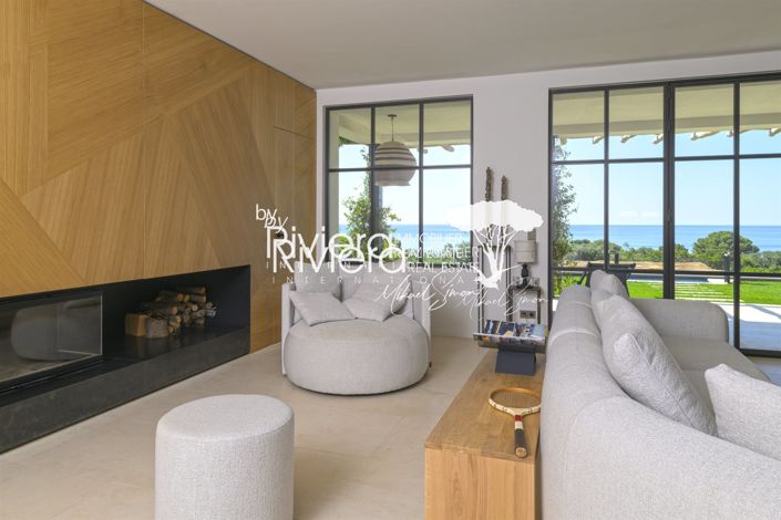 Image No.16-6 Bed House for sale