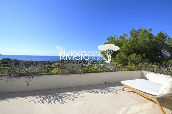 Image No.21-6 Bed House for sale