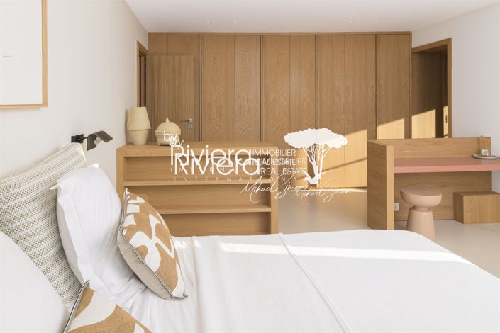 Image No.26-6 Bed House for sale