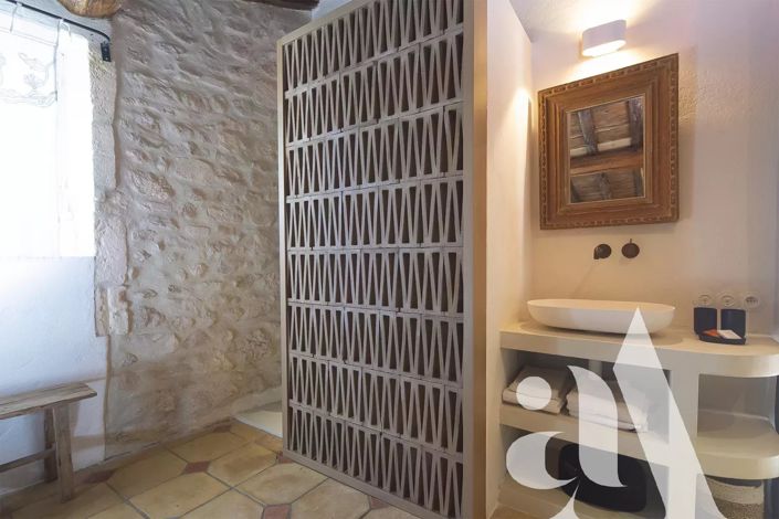 Image No.18-7 Bed House for sale