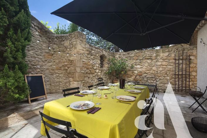 Image No.8-7 Bed House for sale