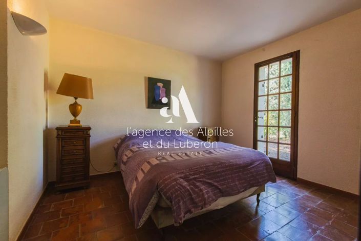 Image No.12-4 Bed House for sale