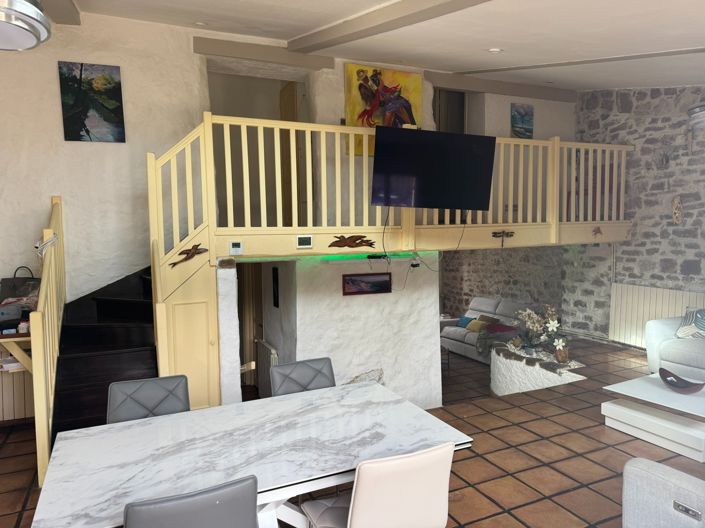 Image No.10-3 Bed House for sale