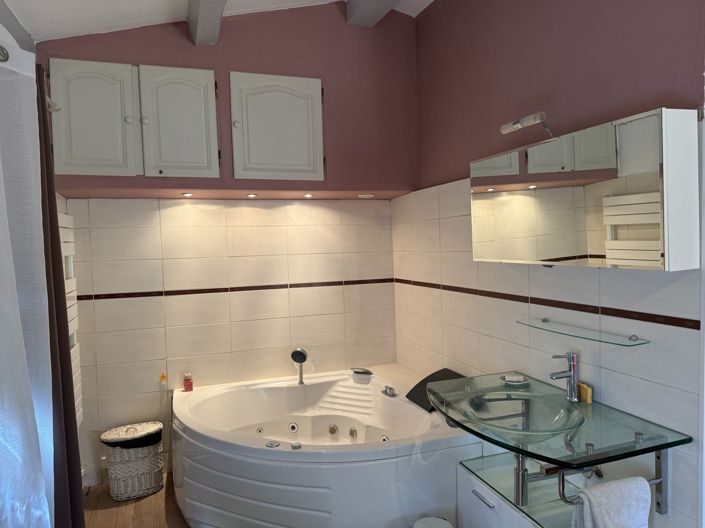 Image No.15-3 Bed House for sale