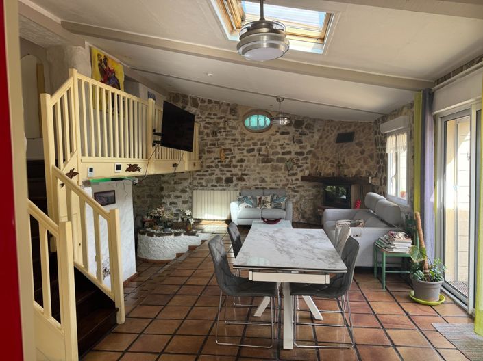 Image No.9-3 Bed House for sale