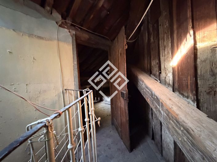 Image No.6-5 Bed House for sale