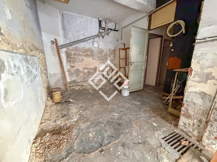 Image No.7-5 Bed House for sale