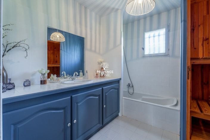 Image No.10-6 Bed House for sale