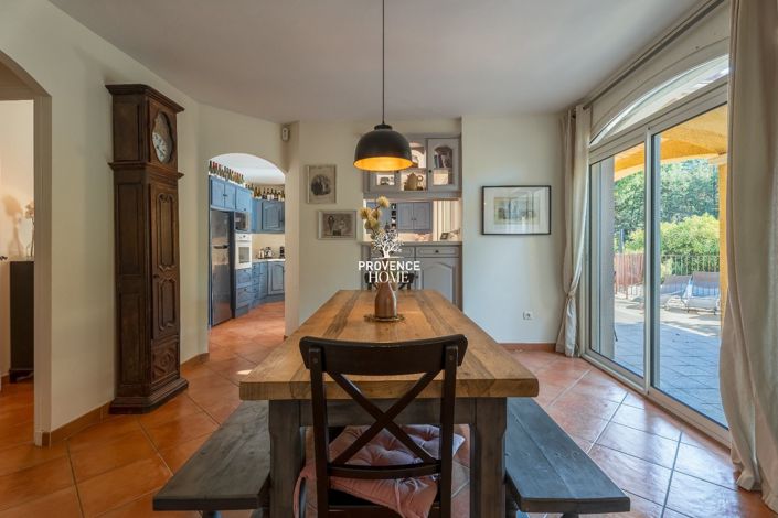 Image No.15-6 Bed House for sale