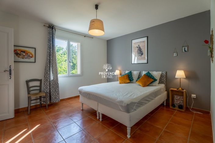 Image No.17-6 Bed House for sale