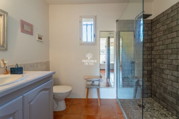 Image No.18-6 Bed House for sale