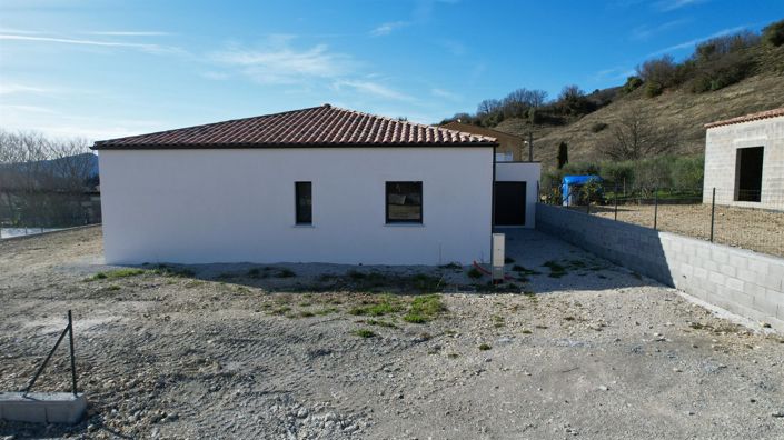 Image No.3-4 Bed House for sale