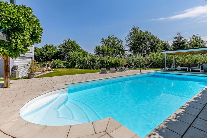 Image No.6-6 Bed Property for sale