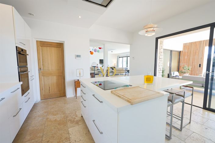 Image No.17-4 Bed House for sale