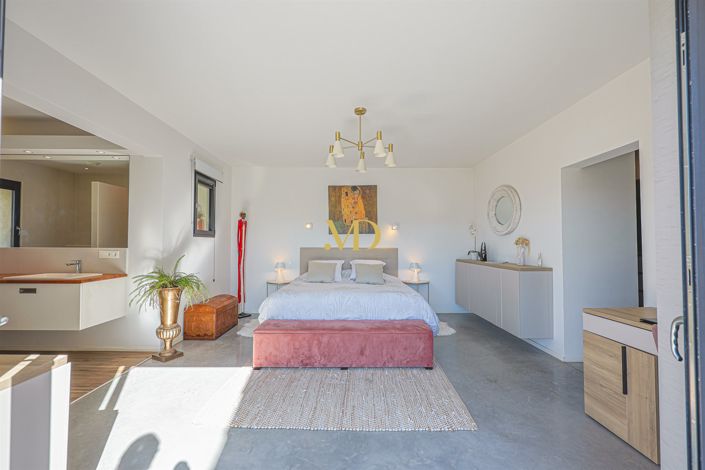 Image No.28-4 Bed House for sale