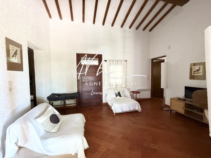 Image No.9-3 Bed House for sale