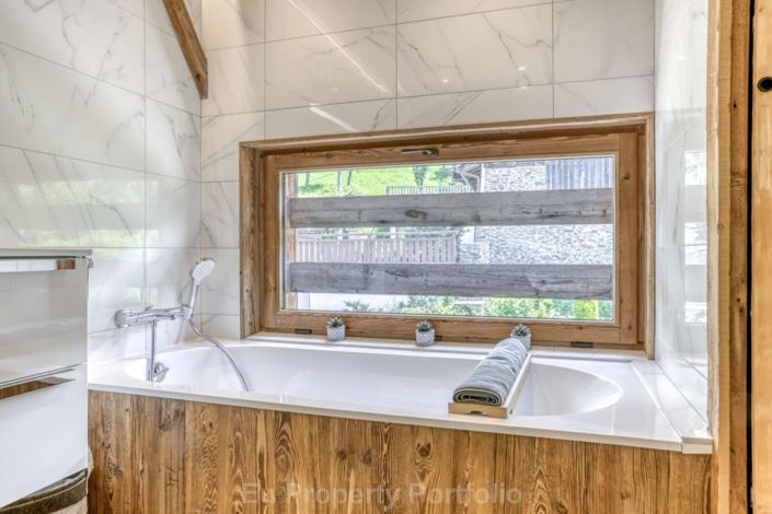 Image No.10-5 Bed House for sale