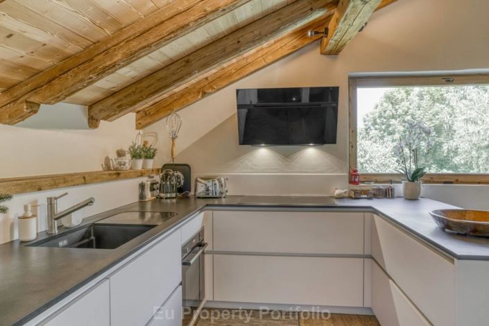 Image No.4-5 Bed House for sale