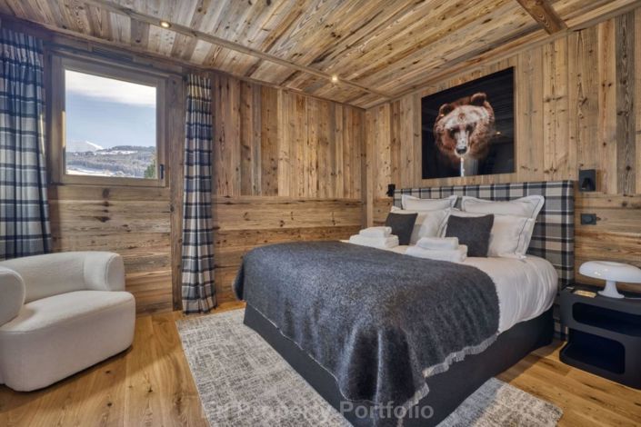 Image No.8-4 Bed House for sale