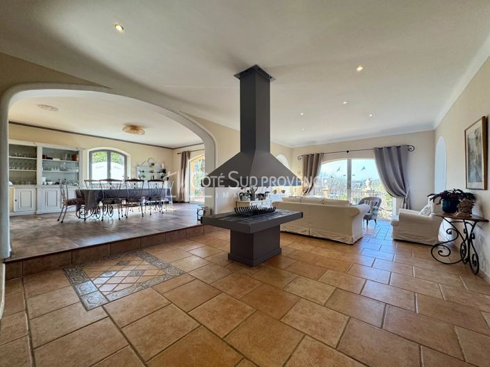 Image No.11-5 Bed House for sale