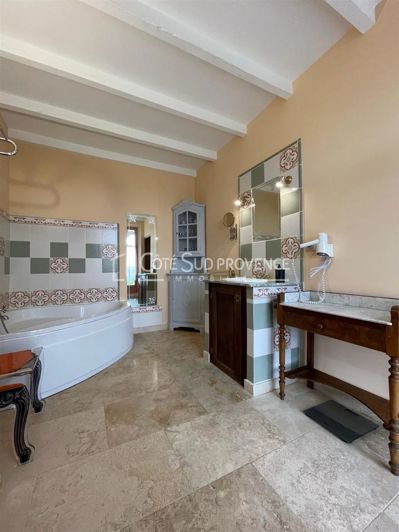 Image No.19-5 Bed House for sale