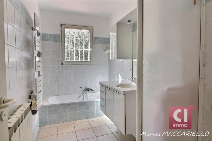 Image No.12-Maison de 5 chambres à vendre à Pierrefeu-du-Var