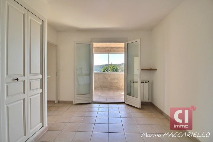 Image No.16-Maison de 5 chambres à vendre à Pierrefeu-du-Var