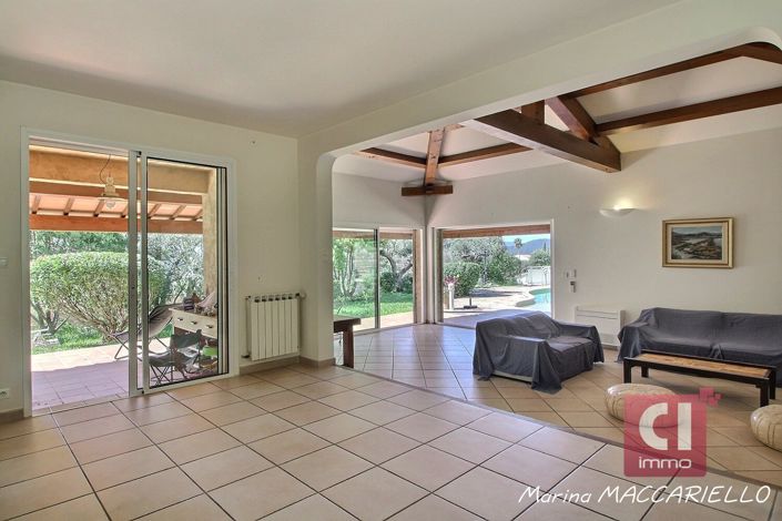 Image No.4-5 Bed House for sale