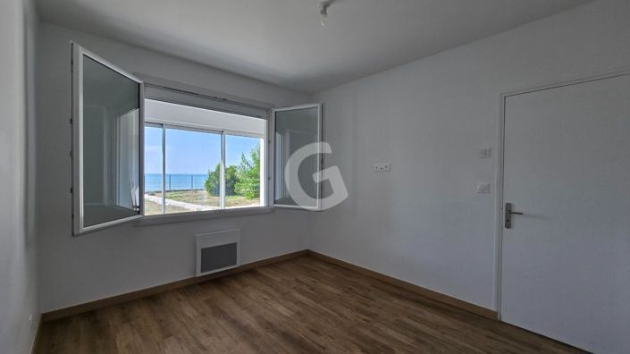 Image No.9-2 Bed House for sale