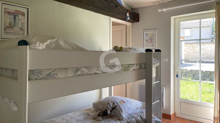 Image No.12-5 Bed House for sale