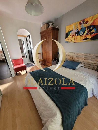 Image No.10-3 Bed House for sale