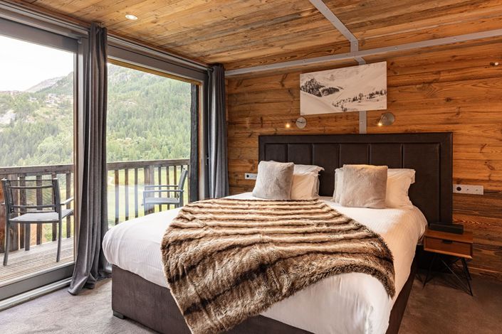 Image No.10-13 Bed Property for sale