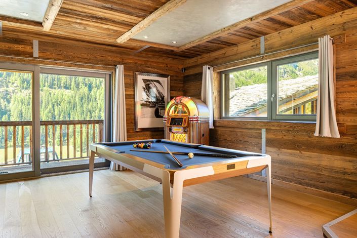 Image No.11-13 Bed Property for sale