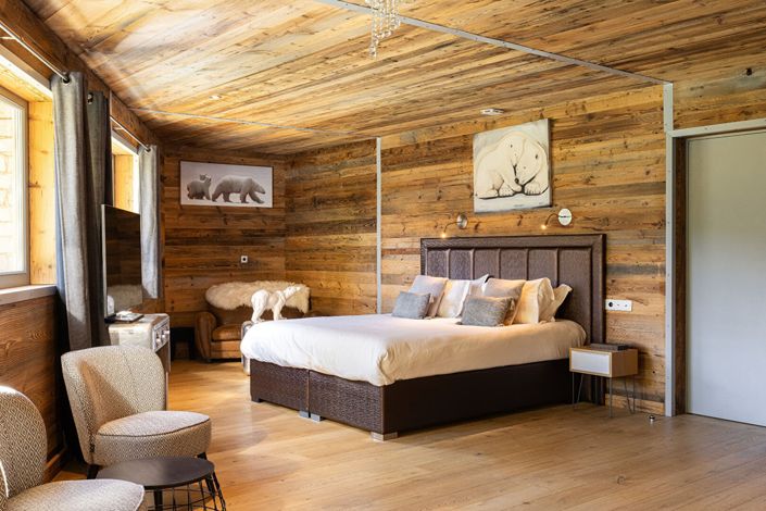 Image No.8-13 Bed Property for sale