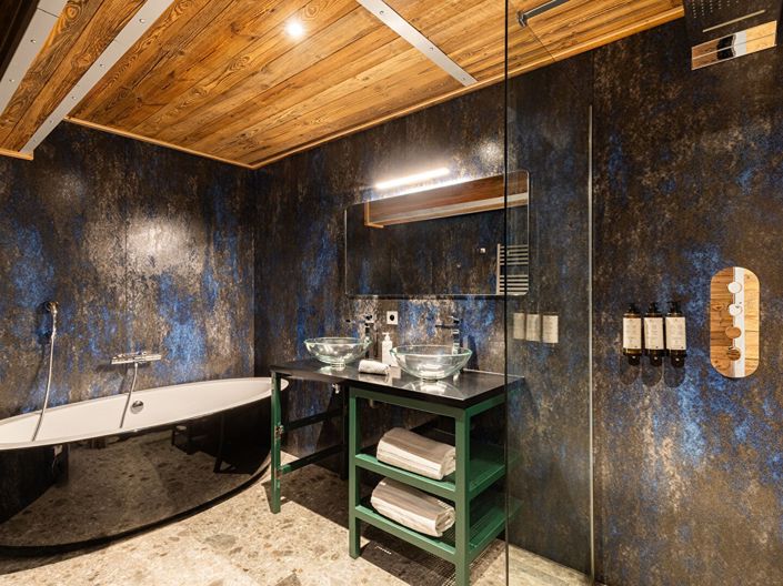 Image No.9-13 Bed Property for sale