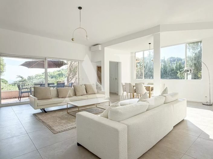 Image No.14-8 Bed House for sale