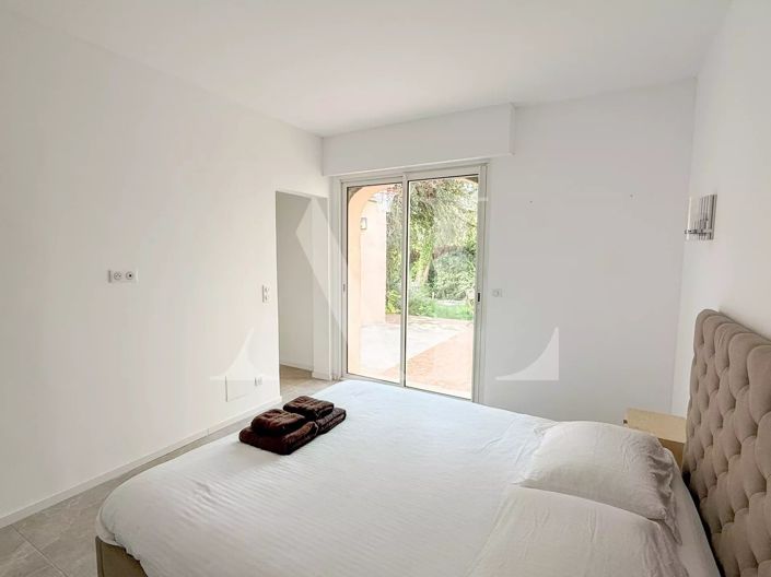 Image No.15-8 Bed House for sale