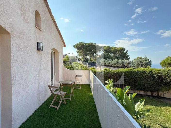 Image No.9-8 Bed House for sale