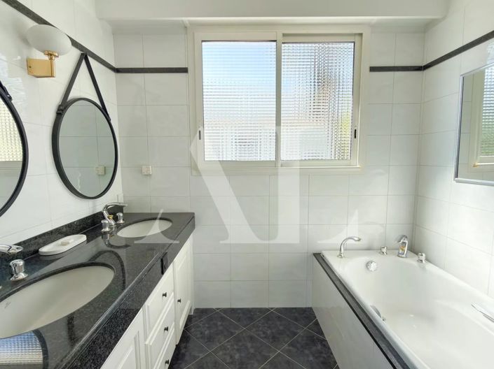 Image No.13-4 Bed House for sale