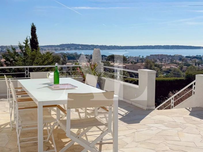 Image No.2-4 Bed House for sale