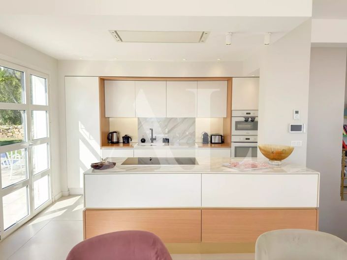 Image No.6-4 Bed House for sale