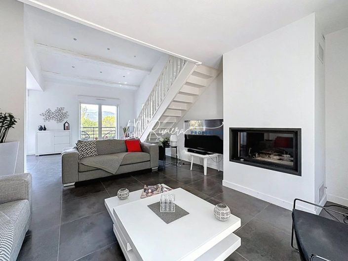 Image No.2-Maison de 4 chambres à vendre à Saint-Raphael