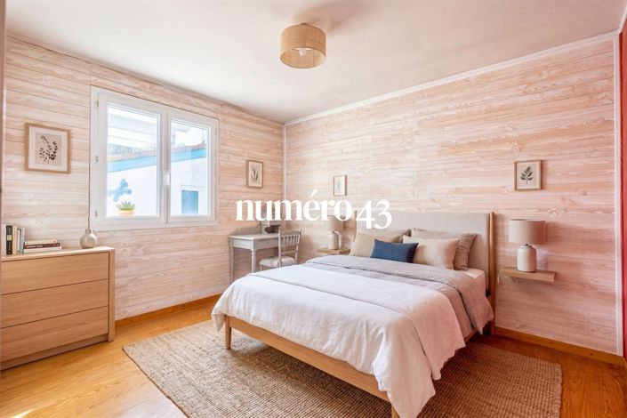 Image No.10-2 Bed House for sale