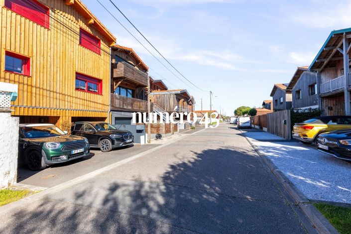 Image No.12-2 Bed House for sale