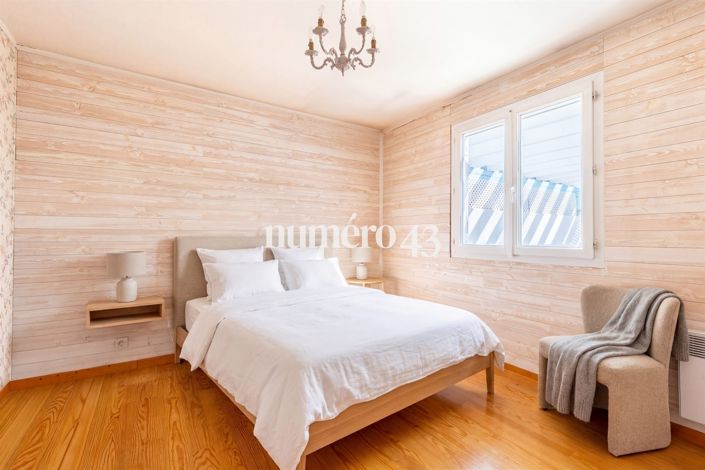 Image No.9-2 Bed House for sale