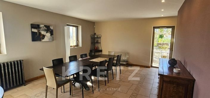 Image No.10-3 Bed Property for sale