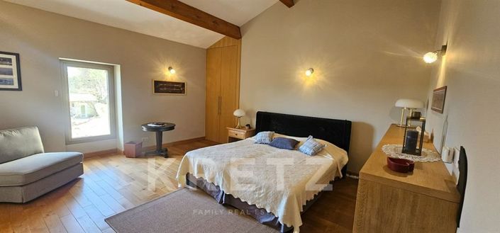 Image No.18-3 Bed Property for sale